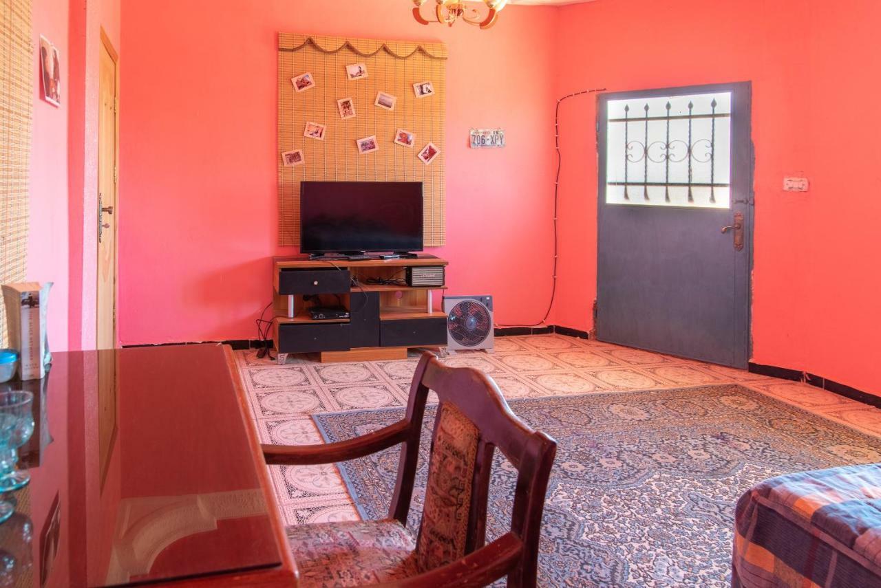 Bedouin Pink Ecohouse Bed and Breakfast Wadi Musa Eksteriør billede
